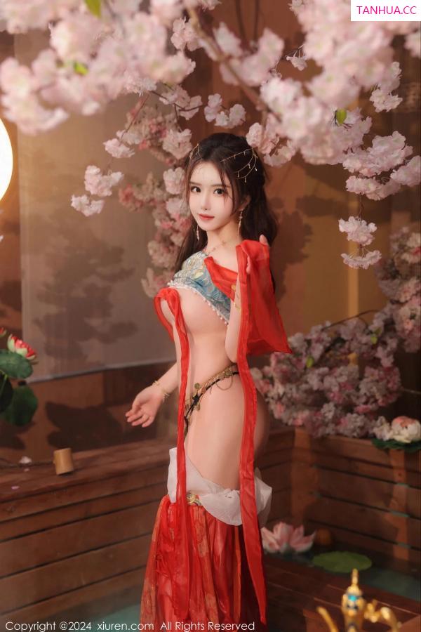   [XiuRen]高清写真图 2024.02.27 No.8146 小薯条nienie 性感美腿第34张图片